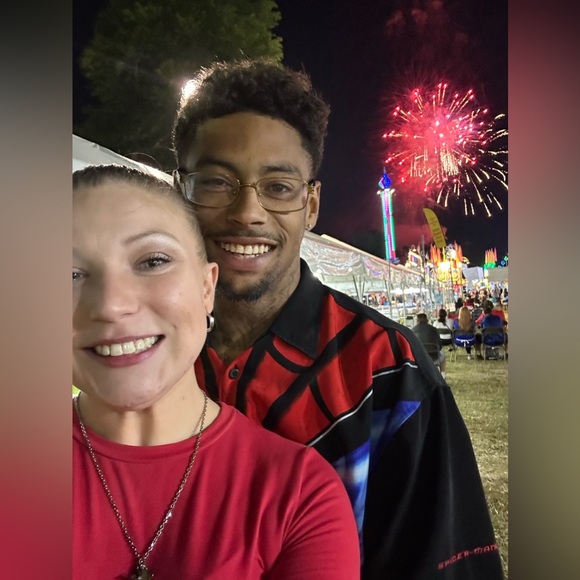 Madison’s LIVE LISTING — LIKE TO KNOW WHEN IM LIVE - Picture 10 of 15